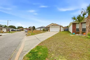 1981 Catline Cir, Navarre, FL 32566 - Photo 35