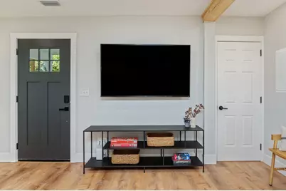 342 SE Hollywood Boulevard SE, Fort Walton Beach, FL 32548 - Photo 9