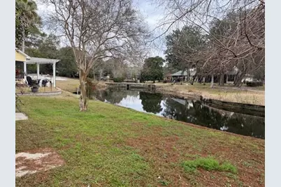 810 Fairway Lakes Drive, Niceville, FL 32578 - Photo 17