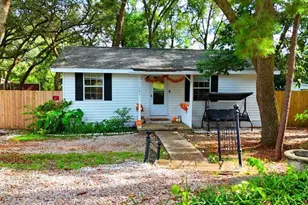 101 3rd St, Niceville, FL 32578 - Photo 1