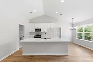 3201 Liz Ct, Crestview, FL 32539 - Photo 3