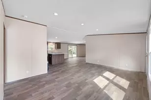 265 E Michaelangelo Road E, Defuniak Springs, FL 32433 - Photo 5