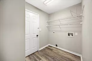 924 Emily Cir, Fort Walton Beach, FL 32547 - Photo 13