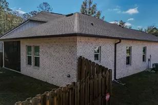 9 Laurel Oaks Dr, Freeport, FL 32439 - Photo 5