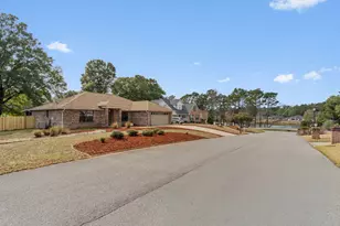 609 W Lynn Brook W, Crestview, FL 32539 - Photo 3