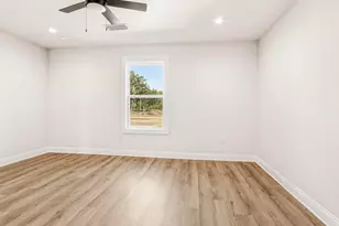 565 W Violet Ln W, Defuniak Springs, FL 32433 - Photo 21