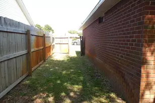 2095 Jessica Way, Navarre, FL 32566 - Photo 7