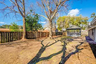 268 NW Briarwood Circle NW, Fort Walton Beach, FL 32548 - Photo 17