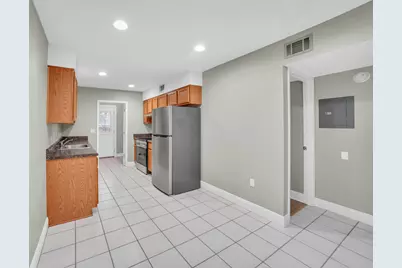 310 N Cedar Avenue N #E, Niceville, FL 32578 - Photo 11