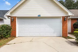 1569 Meadowbrook Ct, Niceville, FL 32578 - Photo 3