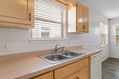 1569 Meadowbrook Court, Niceville, FL 32578 - Photo 11