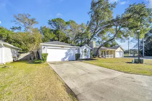 1000 John Wayne Cir, Fort Walton Beach, FL 32547 - Photo 3