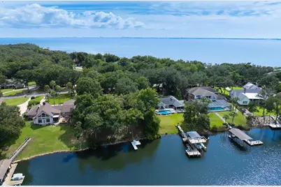 1013 Lake Drive, Niceville, FL 32578 - Photo 33