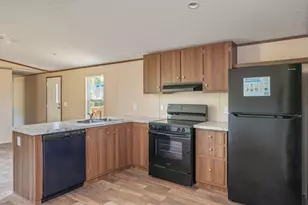 382 W Royal Palm Ave, Defuniak Springs, FL 32433 - Photo 3