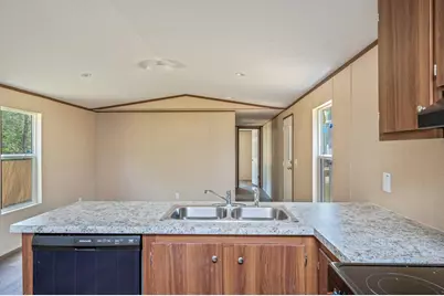 382 W Royal Palm Ave, Defuniak Springs, FL 32433 - Photo 7