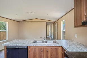 382 W Royal Palm Ave, Defuniak Springs, FL 32433 - Photo 7