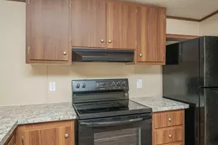 402 W Royal Palm Ave, Defuniak Springs, FL 32433 - Photo 5