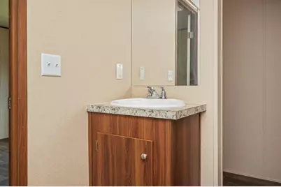 402 W Royal Palm Ave, Defuniak Springs, FL 32433 - Photo 25