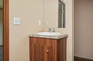 402 W Royal Palm Ave, Defuniak Springs, FL 32433 - Photo 25