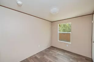 402 W Royal Palm Ave, Defuniak Springs, FL 32433 - Photo 21