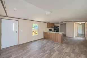 402 W Royal Palm Ave, Defuniak Springs, FL 32433 - Photo 9