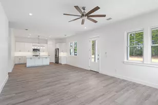 480 Arbour St, Defuniak Springs, FL 32433 - Photo 11