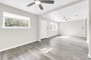 107 NW Wayne Ave NW, Fort Walton Beach, FL 32548 - Photo 11