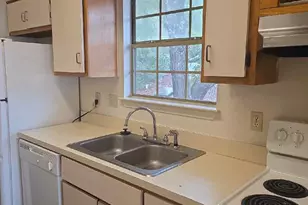 943 Central Ave, Fort Walton Beach, FL 32547 - Photo 3