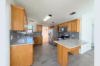 1605 E Mariah Way E, Fort Walton Beach, FL 32547 - Photo 5