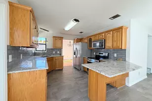 1605 E Mariah Way E, Fort Walton Beach, FL 32547 - Photo 5