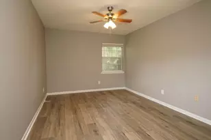 315 NE Sudduth Circle NE, Fort Walton Beach, FL 32548 - Photo 3