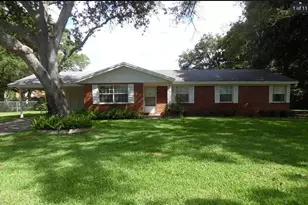 315 NE Sudduth Circle NE, Fort Walton Beach, FL 32548 - Photo 1