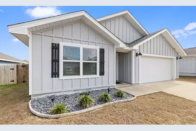 211 Laurel Hill Street, Crestview, FL 32539 - Photo 3