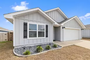 211 Laurel Hl St, Crestview, FL 32539 - Photo 3