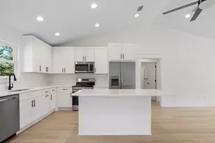 84 W Oleander Ave W, Defuniak Springs, FL 32433 - Photo 7