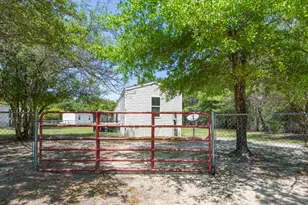 142 Snapdragon St, Defuniak Springs, FL 32433 - Photo 3