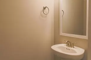 328 Date Palm Ln, Freeport, FL 32439 - Photo 9