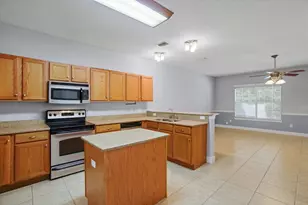 8562 Laredo St, Navarre, FL 32566 - Photo 7