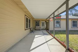 913 Nutmeg Ave, Niceville, FL 32578 - Photo 3