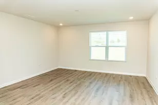 202 Laurel Hl St, Crestview, FL 32539 - Photo 3