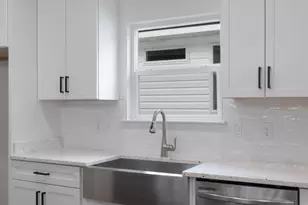 8306 Vickie St, Pensacola, FL 32514 - Photo 15