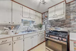 894 E Williams Ave E, Crestview, FL 32539 - Photo 5