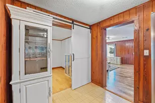 894 E Williams Ave E, Crestview, FL 32539 - Photo 7