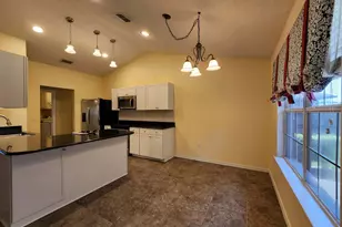 2359 Heritage Cir, Navarre, FL 32566 - Photo 9