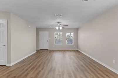 8484 Barrancas Street, Navarre, FL 32566 - Photo 7