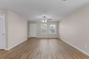 8484 Barrancas St, Navarre, FL 32566 - Photo 7