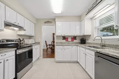 1058 E Troon Drive E, Niceville, FL 32578 - Photo 15