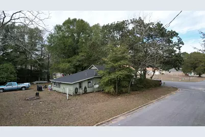 625 E Chestnut Avenue E, Crestview, FL 32539 - Photo 7