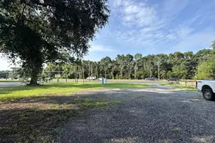 426 W James Lee Blvd W, Crestview, FL 32536 - Photo 7