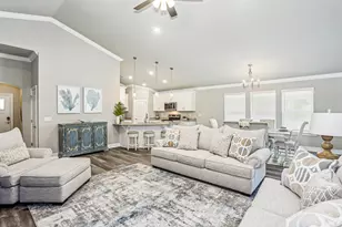 7572 Hatteras Dr, Navarre, FL 32566 - Photo 13